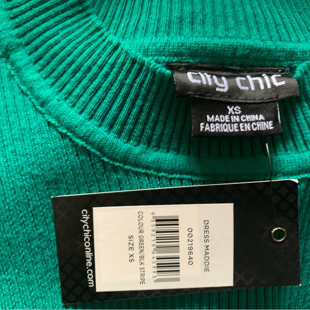 Women’s Green and Black Long Sleeve Dress - Picture 5 of 7